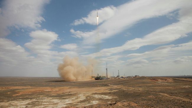 Старт ракеты-носителя Союз-2.1а с космодрома Байконур. 9 апреля 2020 Старт ракеты-носителя Союз-2.1а с космодрома Байконур. 9 апреля 2020