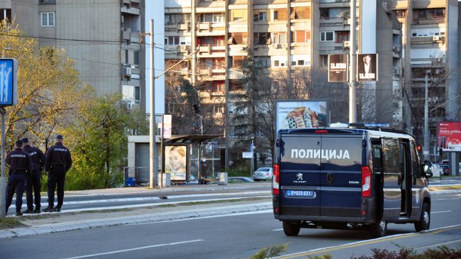 Сотрудники полиции на улицах Белграда Сотрудники полиции на улицах Белграда