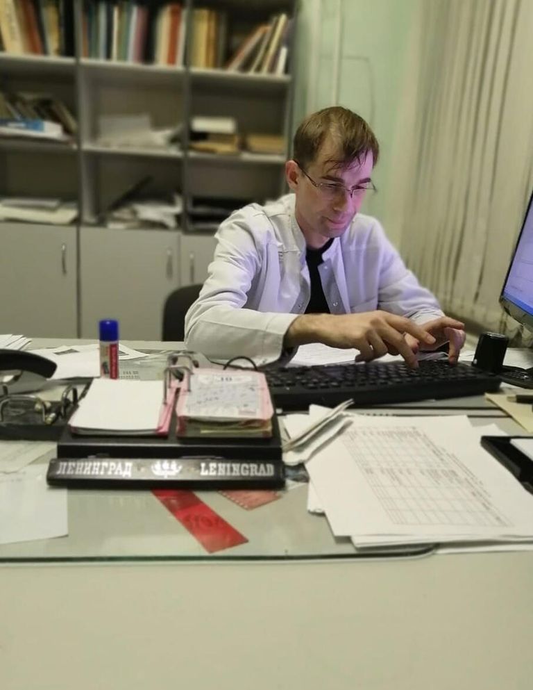 Заведующий инфекционным отделением Оленегорской горбольницы в Мурманской области Виталий Зайцев