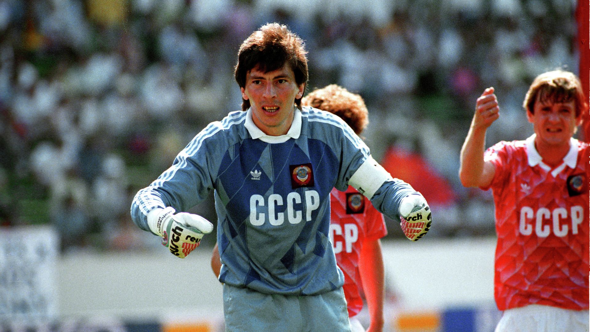 Капитан советской сборной Ринат Дасаев во время матча чемпионата Европы-1988 Капитан советской сборной Ринат Дасаев во время матча чемпионата Европы-1988 - РИА Новости, 1920, 13.06.2022