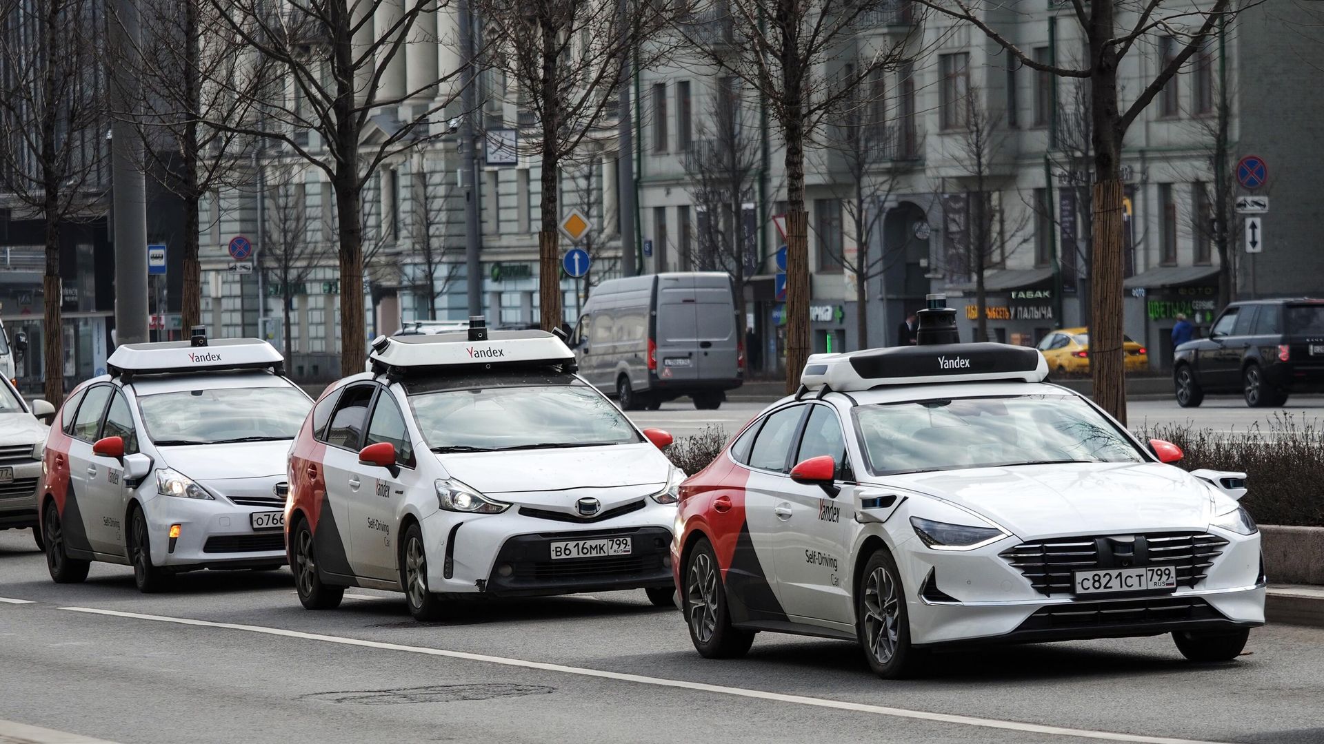 Беспилотные автомобили Яндекса в Москве Беспилотные автомобили Яндекса в Москве - РИА Новости, 1920, 18.04.2025