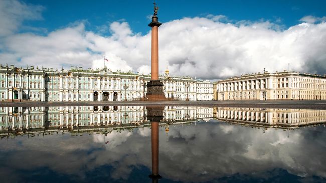 Дворцовая площадь в Санкт-Петербурге