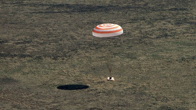Посадка пилотируемого корабля Союз МС-15. 17 апреля 2020