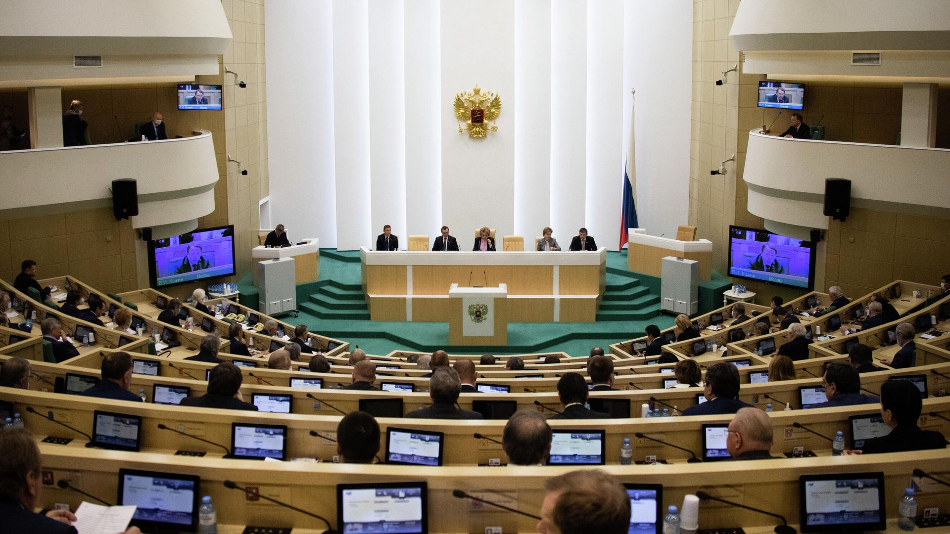 Сенаторы на заседании Совета Федерации РФ - РИА Новости, 1920, 14.07.2020