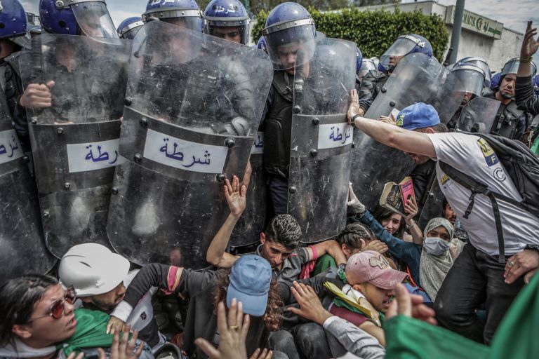Farouk Batiche. Работа победителя премии World Press Photo 2020 Farouk Batiche. Работа победителя премии World Press Photo 2020