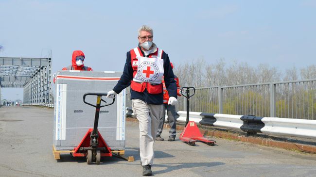 Завоз гуманитарного медицинского груза от МККК в ЛНР через пункт пропуска Станица Луганская