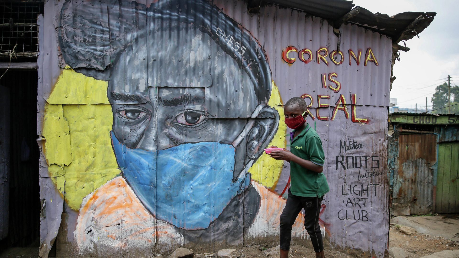 Информационное граффити художников the Mathare Roots, предупреждающее об опасности коронавируса в Найроби, Кения Информационное граффити художников the Mathare Roots, предупреждающее об опасности коронавируса в Найроби, Кения - РИА Новости, 1920, 27.01.2021