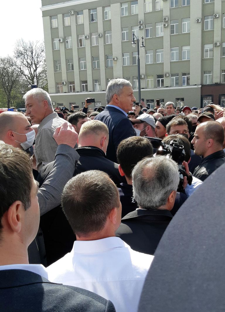 Митинг против самоизоляции во Владикавказе Митинг против самоизоляции во Владикавказе
