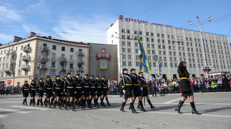 Военнослужащие на военном параде в Мурманске, посвященном 73-й годовщине Победы в Великой Отечественной войне Военнослужащие на военном параде в Мурманске, посвященном 73-й годовщине Победы в Великой Отечественной войне