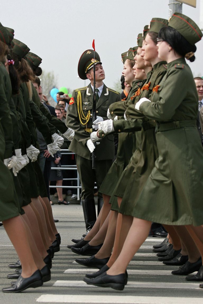 Во время военного парада на Площади Тысячелетия в Казани