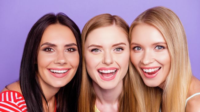 Улыбающиеся девушки Улыбающиеся девушки