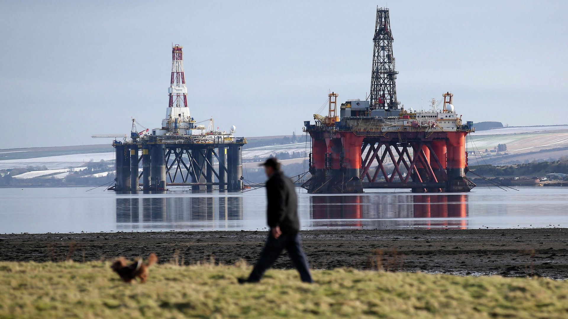 Нефтяные платформы у берегов Шотландии в Северном море Нефтяные платформы у берегов Шотландии в Северном море - РИА Новости, 1920, 04.06.2021
