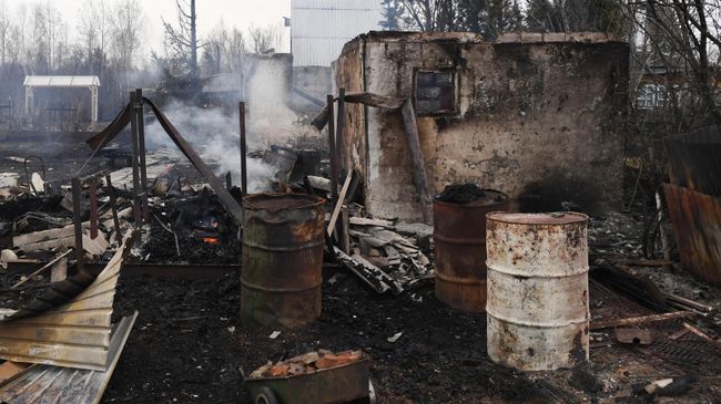 Пепелище на месте дачного дома в Новосибирской области
