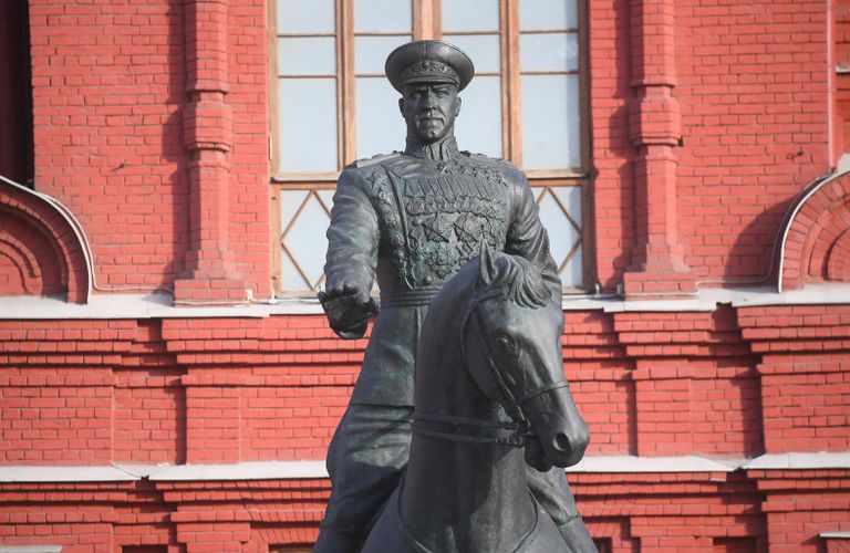 Памятник маршалу Георгию Жукову на Манежной площади в Москве Памятник маршалу Георгию Жукову на Манежной площади в Москве