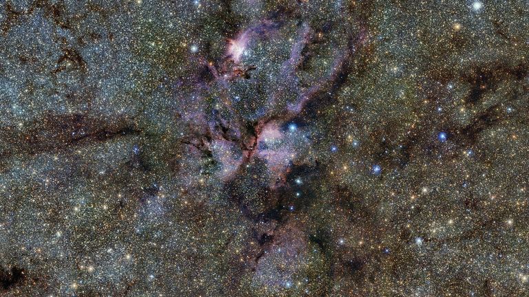 Область звездообразования в туманности NGC 6357 созвездия Скорпиона