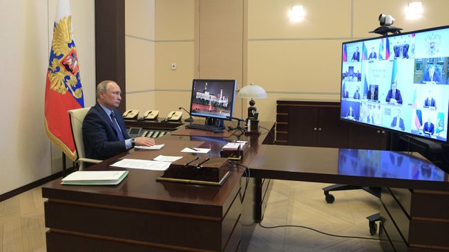 Президент РФ Владимир Путин проводит в режиме видеоконференции совещание по вопросам развития автомобильной промышленности Президент РФ Владимир Путин проводит в режиме видеоконференции совещание по вопросам развития автомобильной промышленности