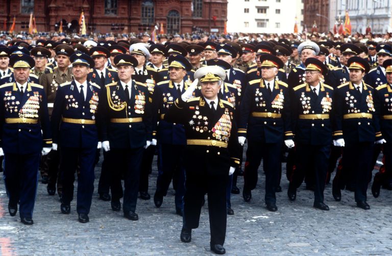 Парад на Красной площади, посвященный 40-летию Победы советского народа в Великой Отечественной войне 1941-1945 годов Парад на Красной площади, посвященный 40-летию Победы советского народа в Великой Отечественной войне 1941-1945 годов