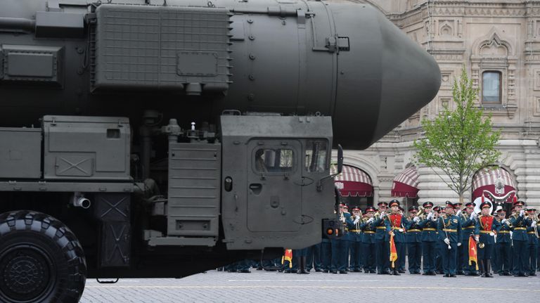 Автономная пусковая установка ПГРК Ярс на военном параде на Красной площади, посвящённом 74-й годовщине Победы в Великой Отечественной войне Автономная пусковая установка ПГРК Ярс на военном параде на Красной площади, посвящённом 74-й годовщине Победы в Великой Отечественной войне