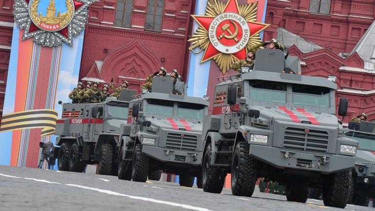 Бронеавтомобили Тайфун-К 4Х4 и Тайфун-У на военном параде, посвящённом 74-й годовщине Победы в Великой Отечественной войне Бронеавтомобили Тайфун-К 4Х4 и Тайфун-У на военном параде, посвящённом 74-й годовщине Победы в Великой Отечественной войне