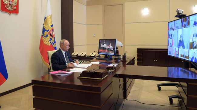 Президент РФ Владимир Путин проводит в режиме видеоконференции совещание с главами регионов по борьбе с распространением коронавируса в РФ Президент РФ Владимир Путин проводит в режиме видеоконференции совещание с главами регионов по борьбе с распространением коронавируса в РФ