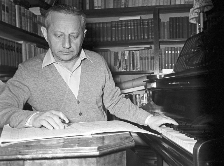 Композитор Александр Наумович Цфасман. 1954 год