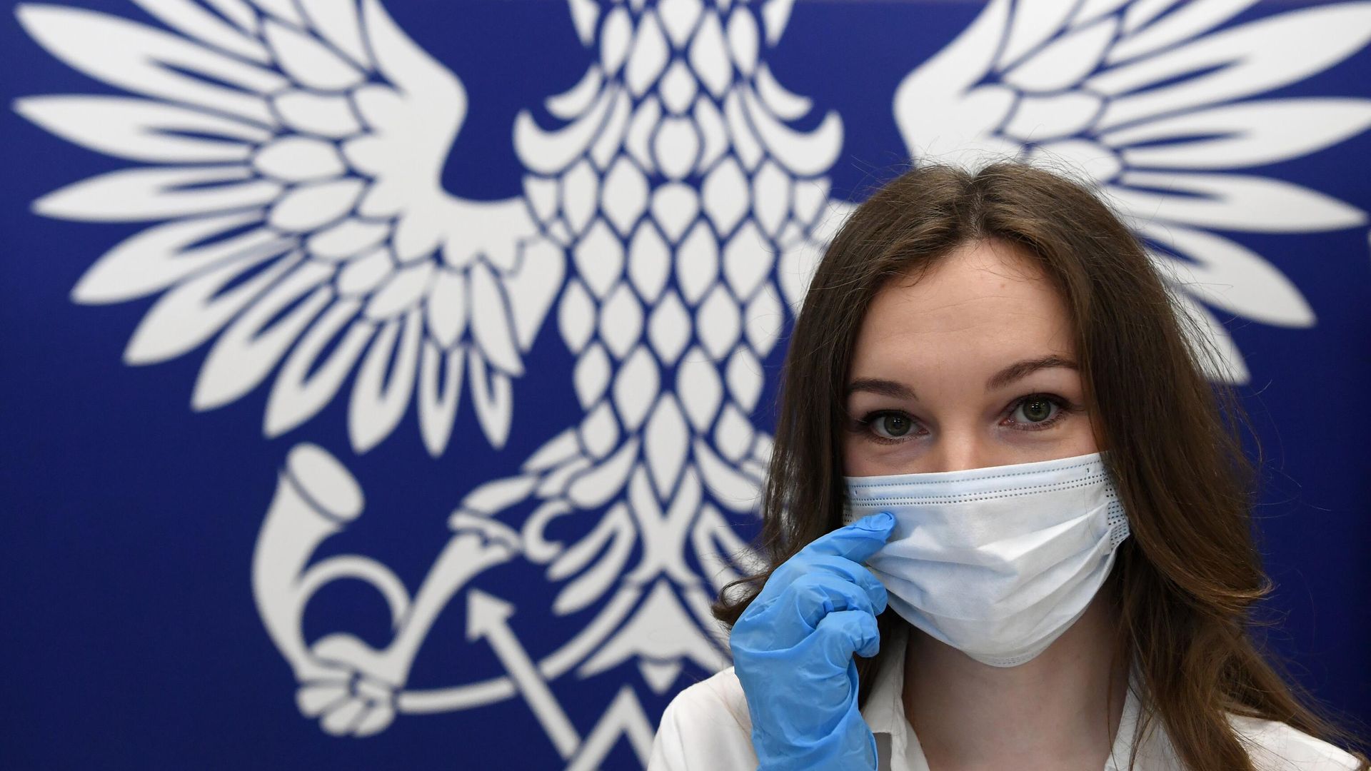Сотрудница отделения Почты России Сотрудница отделения Почты России - РИА Новости, 1920, 18.12.2022