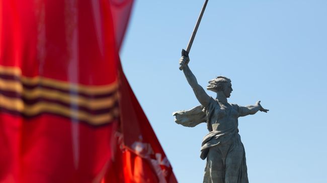Монумент Родина-мать зовет! на Мамаевом кургане в Волгограде Монумент Родина-мать зовет! на Мамаевом кургане в Волгограде