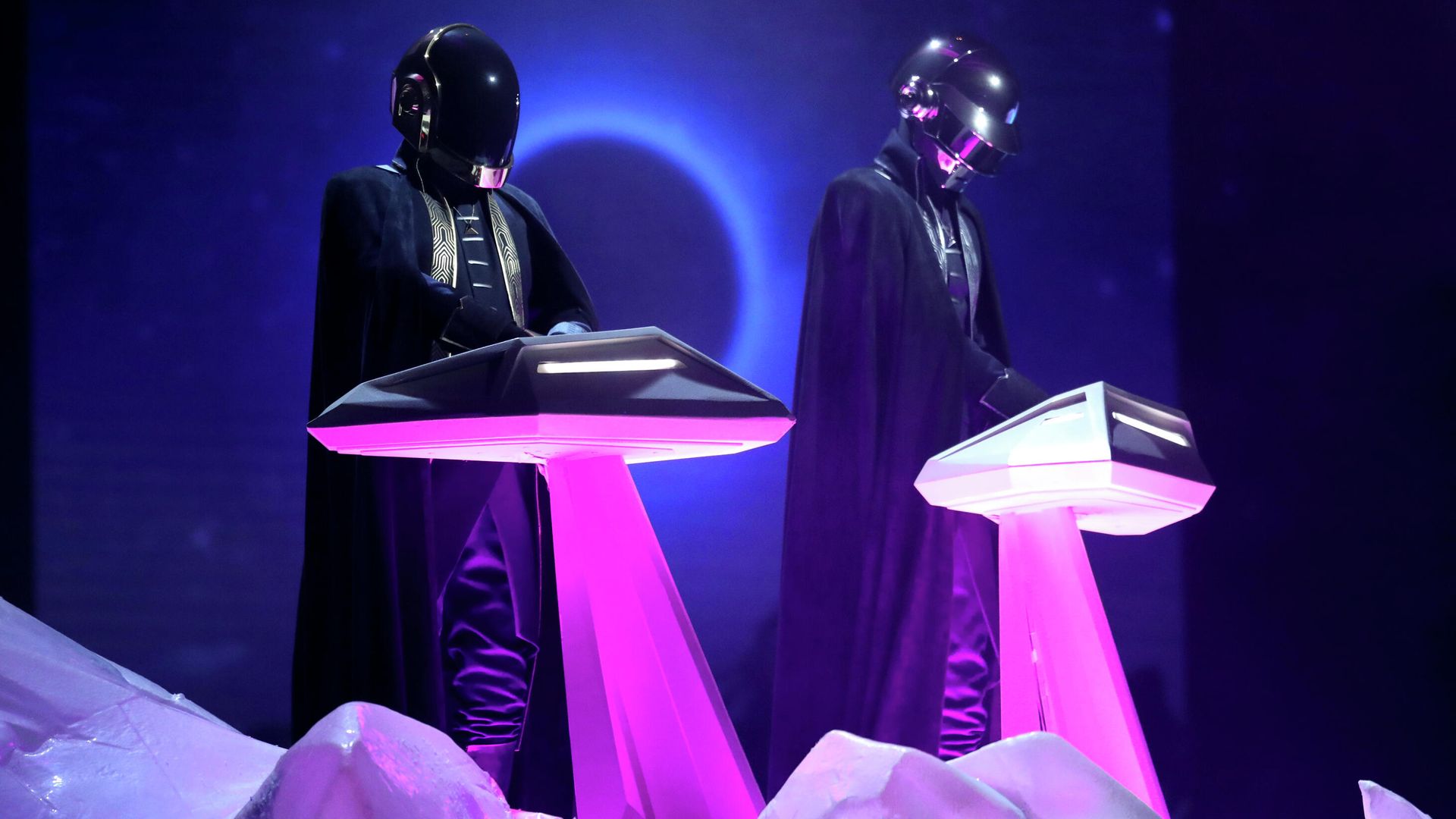 Французский музыкальный электронный дуэт Daft Punk
Французский музыкальный электронный дуэт Daft Punk
- РИА Новости, 1920, 22.02.2021