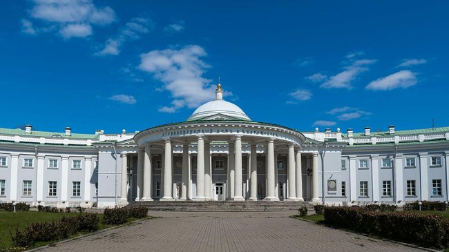 Здание научно-исследовательского института скорой помощи имени Н.В. Склифосовского в Москве Здание научно-исследовательского института скорой помощи имени Н.В. Склифосовского в Москве