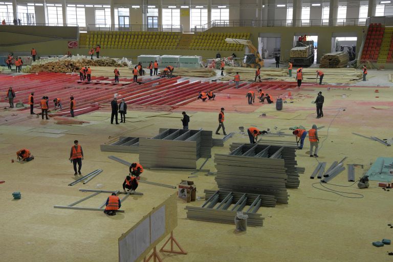 Строительство временного госпиталя в Крылатском Строительство временного госпиталя в Крылатском
