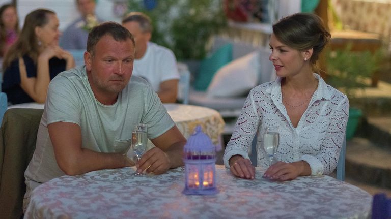 Кадр из сериала Закрытый сезон Кадр из сериала Закрытый сезон