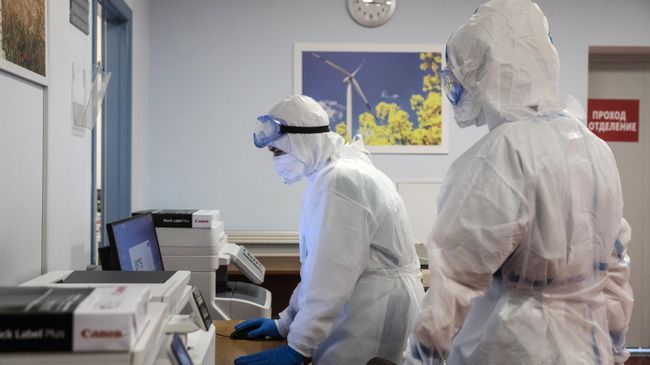 Медицинские работники приемного отделения национального медицинского центра эндокринологии Минздрава России в Москве