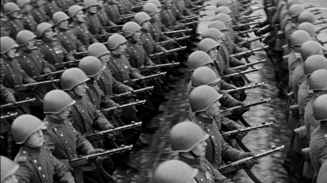 Кадр из документального фильма Парад 1945 года Кадр из документального фильма Парад 1945 года