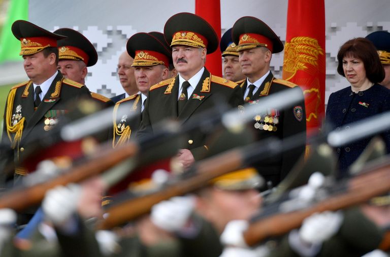 Президент Белоруссии Александр Лукашенко на параде в Минске в честь 75-летия Победы в Великой Отечественной войне Президент Белоруссии Александр Лукашенко на параде в Минске в честь 75-летия Победы в Великой Отечественной войне
