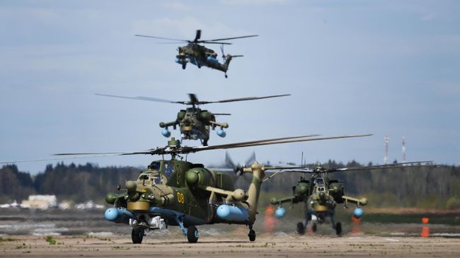 Пилотажная группа Беркуты на вертолетах Ми-28Н Ночной охотник