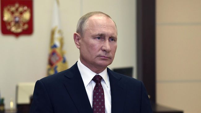 Президент РФ В. Путин поздравил выпускников военных вузов и академий с Днём Победы Президент РФ В. Путин поздравил выпускников военных вузов и академий с Днём Победы