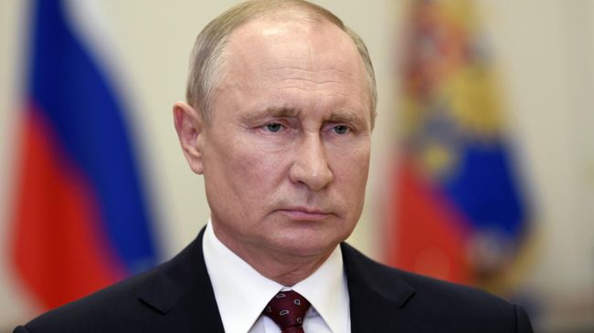 Президент РФ В. Путин поздравил выпускников военных вузов и академий с Днём Победы Президент РФ В. Путин поздравил выпускников военных вузов и академий с Днём Победы