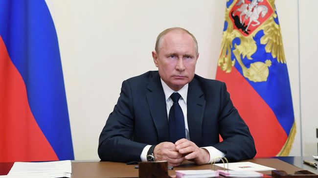 Президент РФ Владимир Путин проводит в режиме видеоконференции совещание о санитарно-эпидемиологической обстановке в связи с распространением коронавируса и новых мерах по поддержке граждан и экономики страны. 11 мая 2020 Президент РФ Владимир Путин проводит в режиме видеоконференции совещание о санитарно-эпидемиологической обстановке в связи с распространением коронавируса и новых мерах по поддержке граждан и экономики страны. 11 мая 2020