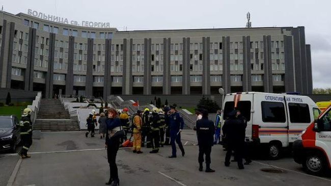 Видео с территории больницы Св. Георгия в Петербурге. Кадры МЧС. Видео с территории больницы Св. Георгия в Петербурге. Кадры МЧС.
