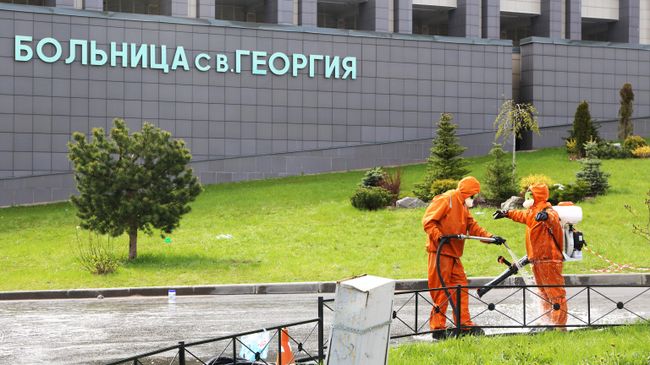 Дезинфекция территории больницы Святого Георгия в Санкт-Петербурге после тушения пожара Дезинфекция территории больницы Святого Георгия в Санкт-Петербурге после тушения пожара