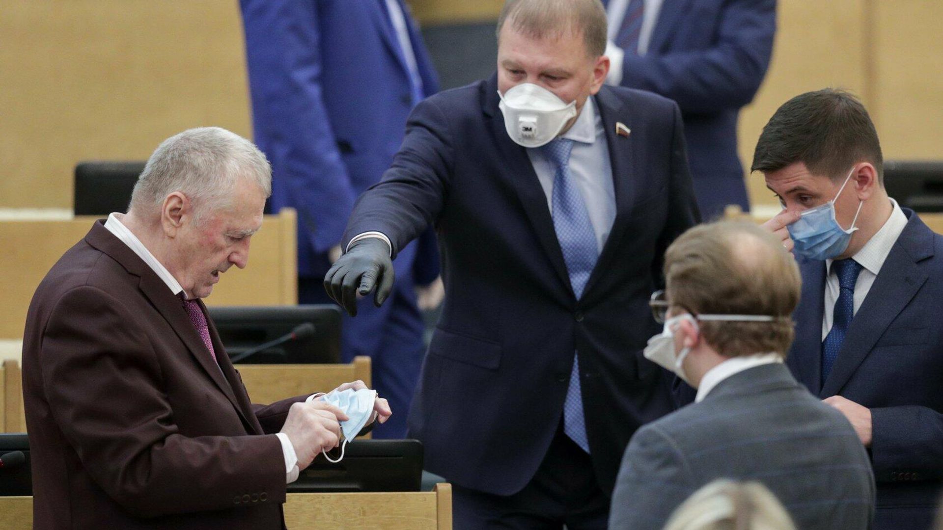 Руководитель фракции ЛДПР в Государственной Думе РФ Владимир Жириновский в перерыве дополнительного пленарного заседания Руководитель фракции ЛДПР в Государственной Думе РФ Владимир Жириновский в перерыве дополнительного пленарного заседания - РИА Новости, 1920, 30.09.2020
