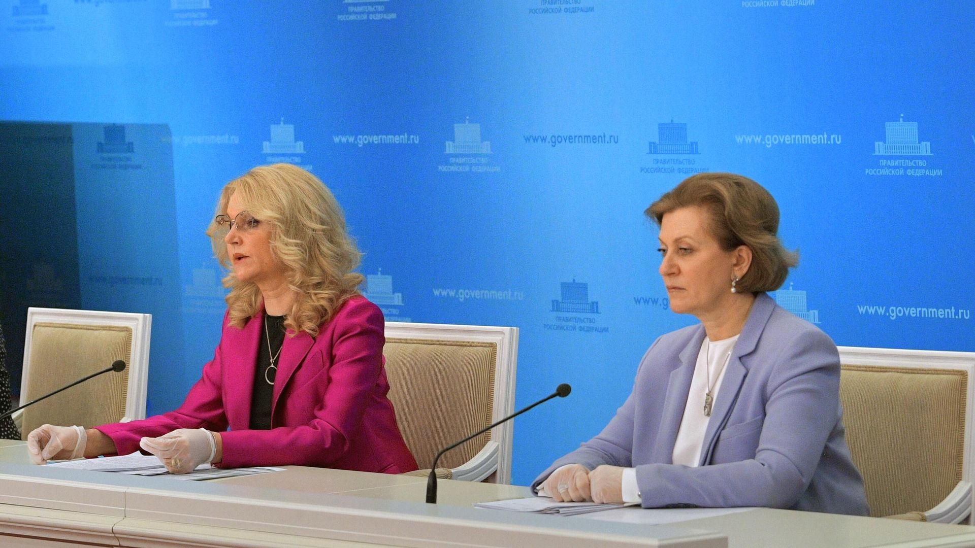 Татьяна Голикова и Анна Попова во время брифинга в Доме правительства РФ Татьяна Голикова и Анна Попова во время брифинга в Доме правительства РФ - РИА Новости, 1920, 06.10.2020