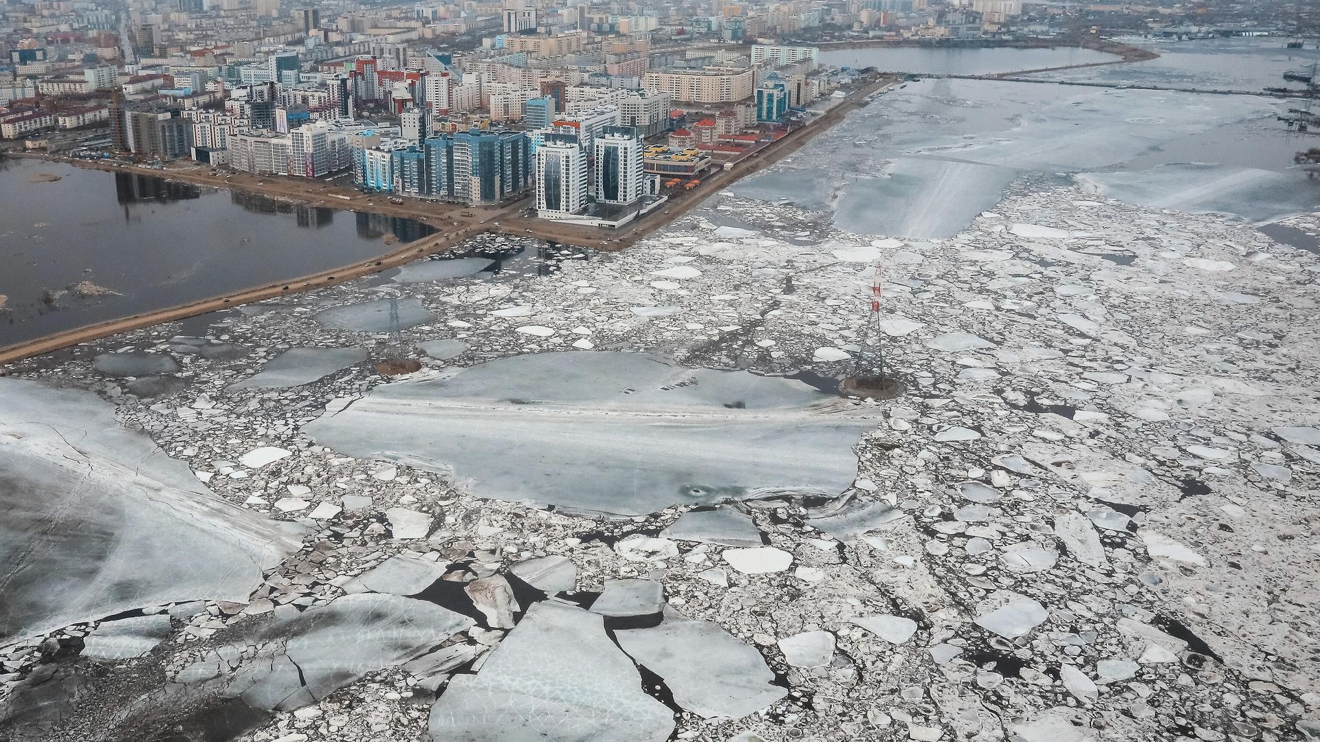 Река Лена во время весеннего ледохода в районе Якутска Река Лена во время весеннего ледохода в районе Якутска - РИА Новости, 1920, 19.01.2022