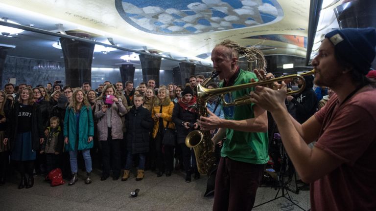 Концерт 1/2 Orchestra в вестибюле станции московского метрополитена Маяковская в рамках Всероссийской культурно-образовательной акции Ночь искусств Концерт 1/2 Orchestra в вестибюле станции московского метрополитена Маяковская в рамках Всероссийской культурно-образовательной акции Ночь искусств