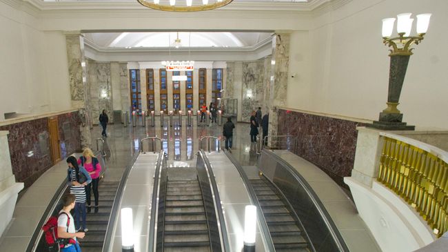 Вестибюль станции Парк культуры кольцевой линии московского метрополитена