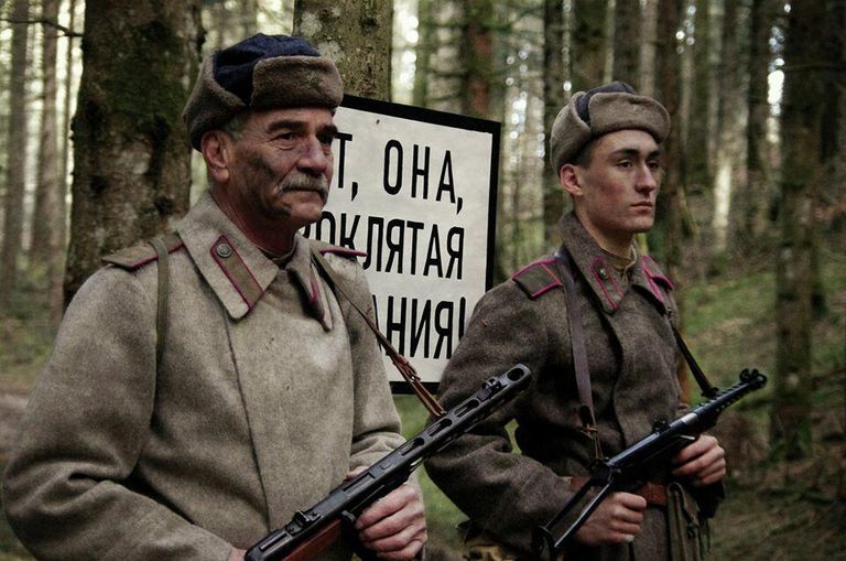 Реконструкция французского военно-исторического клуба Красная звезда. Советские войска вступают в Германию Реконструкция французского военно-исторического клуба Красная звезда. Советские войска вступают в Германию
