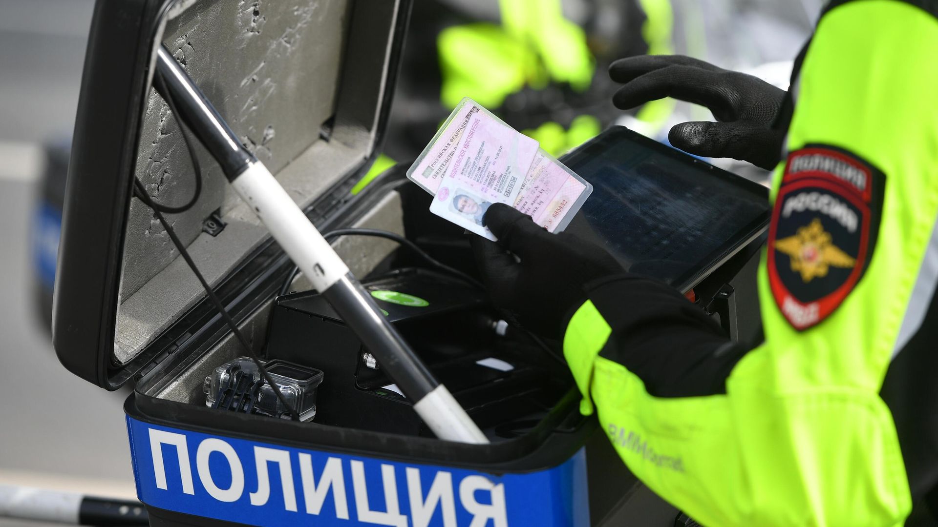 Инспектор ГИБДД во время патрулирования Инспектор ГИБДД во время патрулирования - РИА Новости, 1920, 23.11.2020