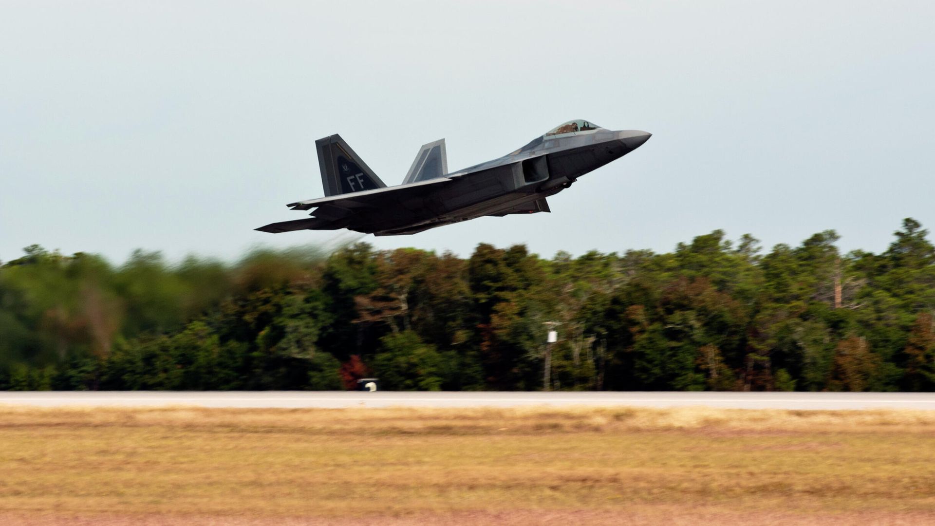 Истребитель F-22 Raptor ВВС США Истребитель F-22 Raptor ВВС США - РИА Новости, 1920, 23.08.2022