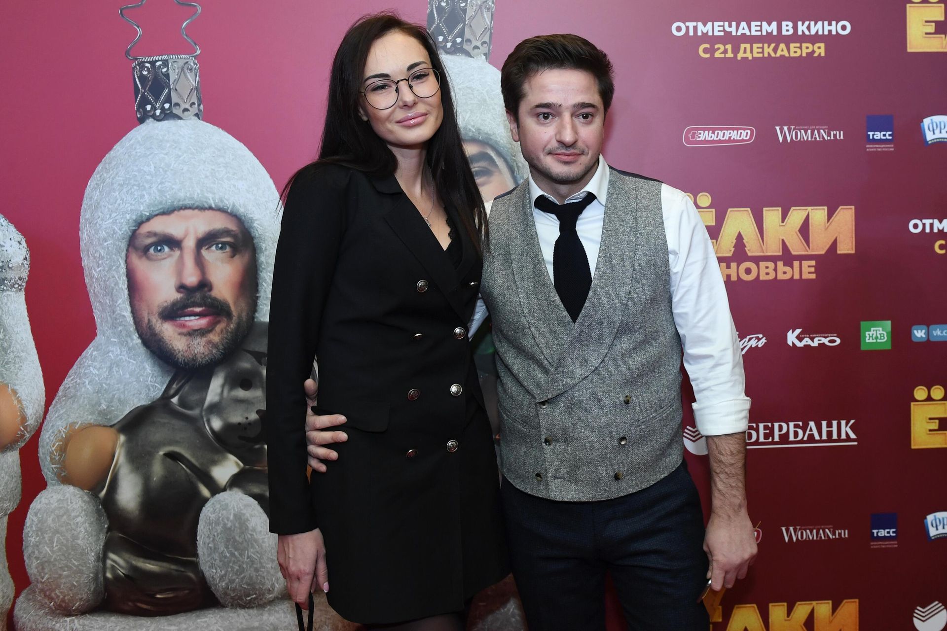 Актер Иван Стебунов на премьере фильма Елки новые Актер Иван Стебунов на премьере фильма Елки новые - РИА Новости, 1920, 18.06.2025