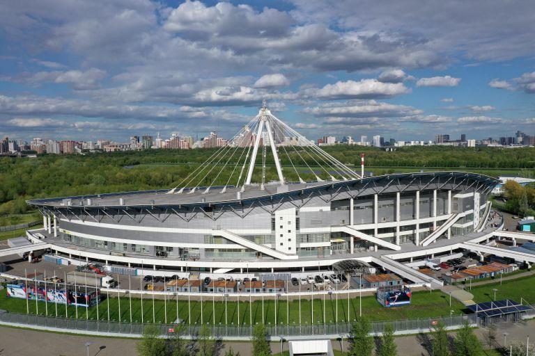 Ледовый дворец Крылатское в котором размещен временный госпиталь для пациентов с COVID-19 Ледовый дворец Крылатское в котором размещен временный госпиталь для пациентов с COVID-19